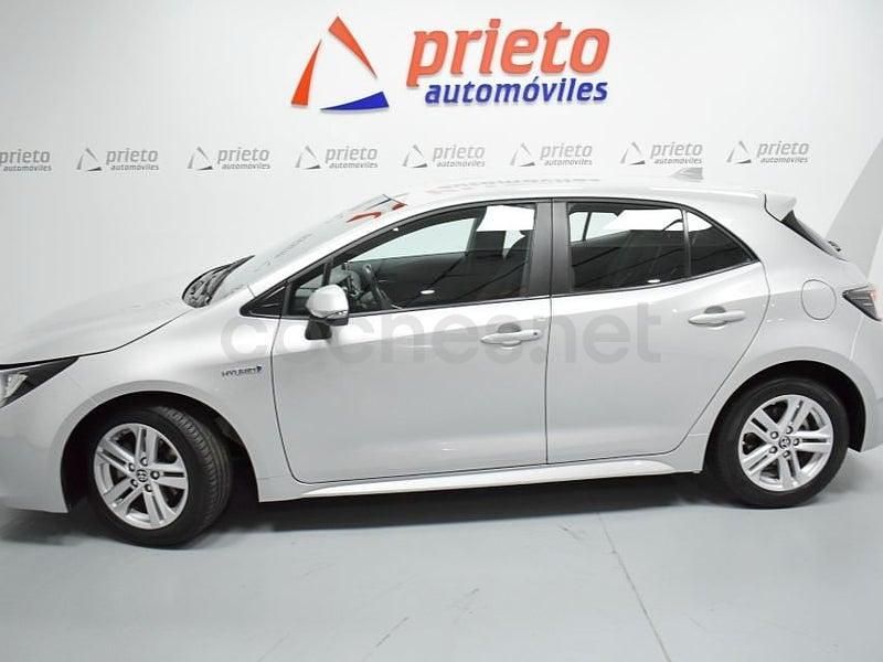Usado Toyota Corolla Active 122 CV (89 kW) 2022 Gris / plata Berlina