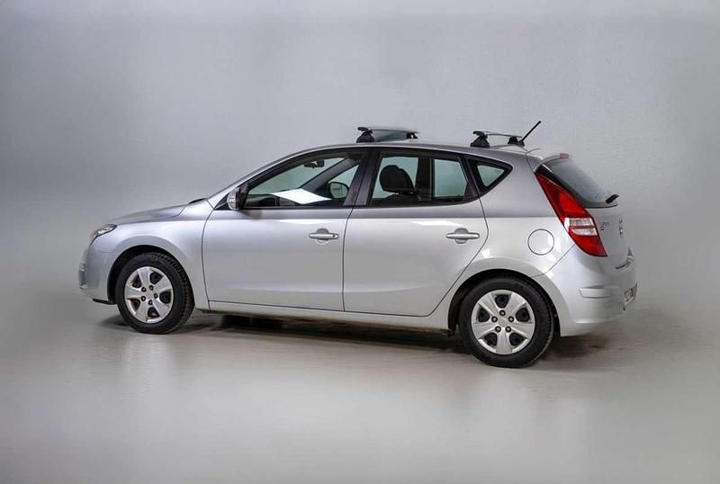 Usado Hyundai i30 Classic 109 CV (80 kW) 2009 Plateado Utilitario