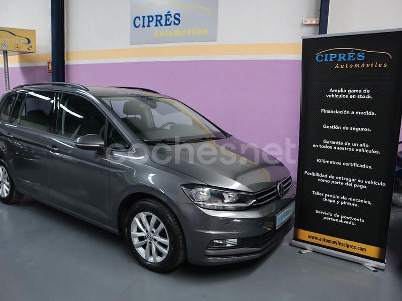 Gris Usado 2015 VW Touran Advance Monovolumen | 14.900 € (Caro) - Imagen 1/4