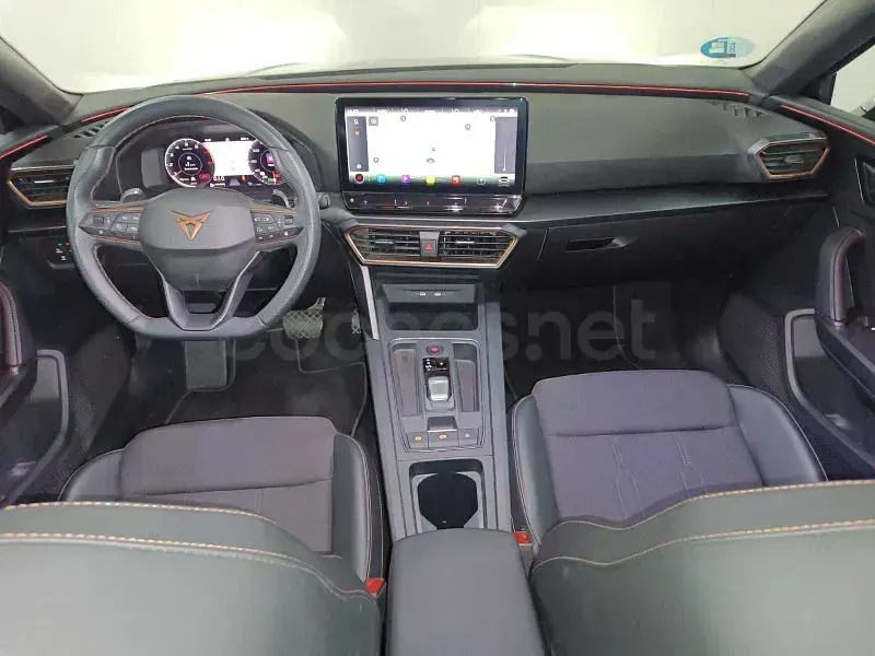 Usado Cupra Leon 150 CV (110 kW) 2025 Gris / plata Familiar