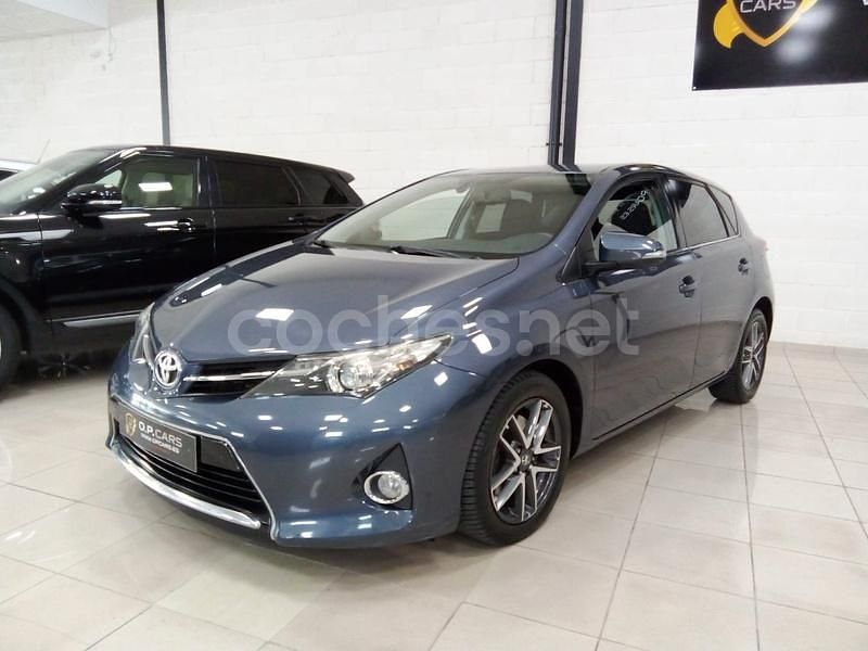 Gris / plata Usado 2015 Toyota Auris Berlina | 9900 € (Precio justo) - Imagen 1/4