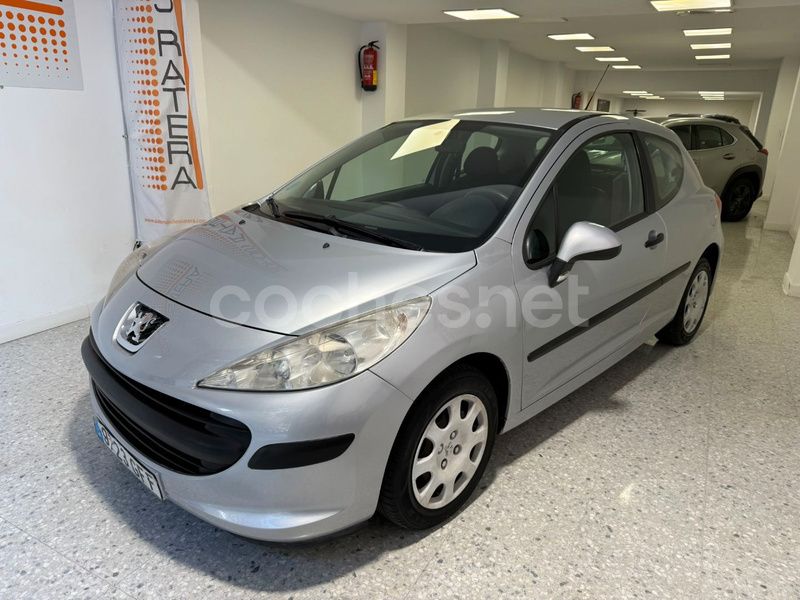 Gris / plata Usado 2008 Peugeot 207 Berlina | 5750 € (Un poco caro) - Imagen 1/4