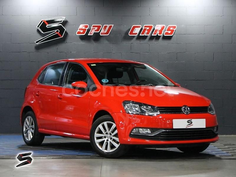 Usado VW Polo Advance 90 CV (66 kW) 2015 Rojo Berlina