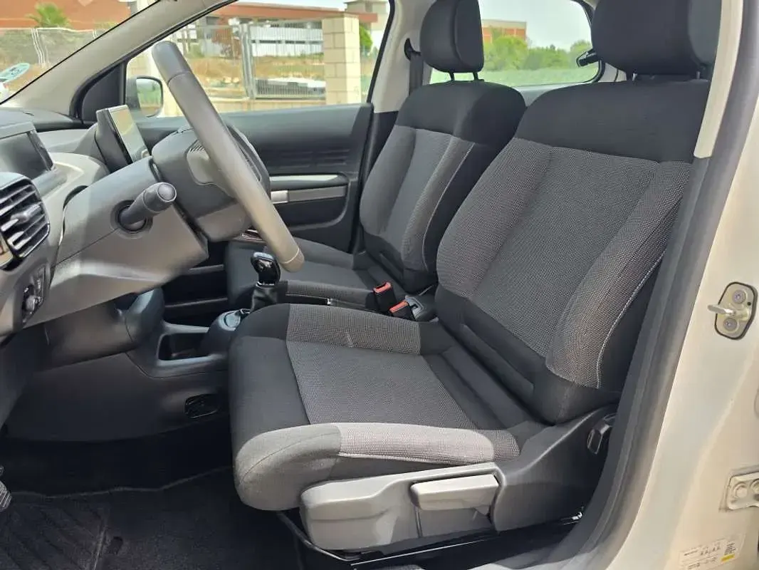Usado Citroën C4 Cactus Shine 99 CV (72 kW) 2015 Blanco Utilitario
