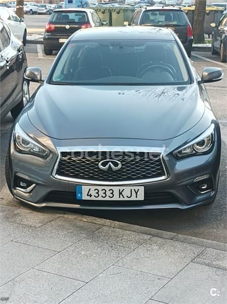 Usado Infiniti Q50 Premium 170 CV (125 kW) 2018 Gris / plata Berlina