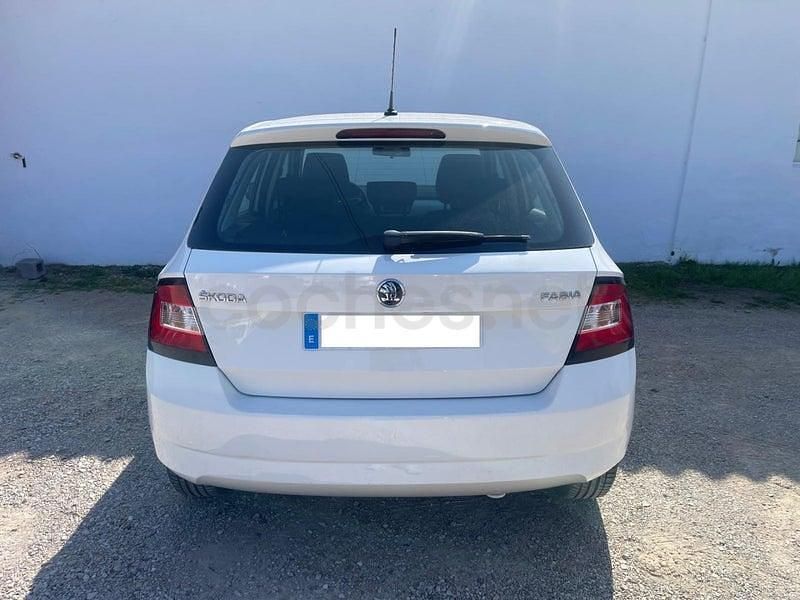Usado Skoda Fabia Active 75 CV (55 kW) 2016 Blanco Familiar