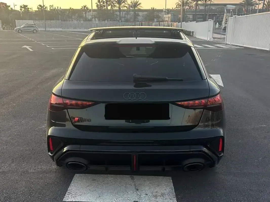 Usado Audi RS3 Sportback Ambiente 400 CV (294 kW) 2025 Negro Utilitario