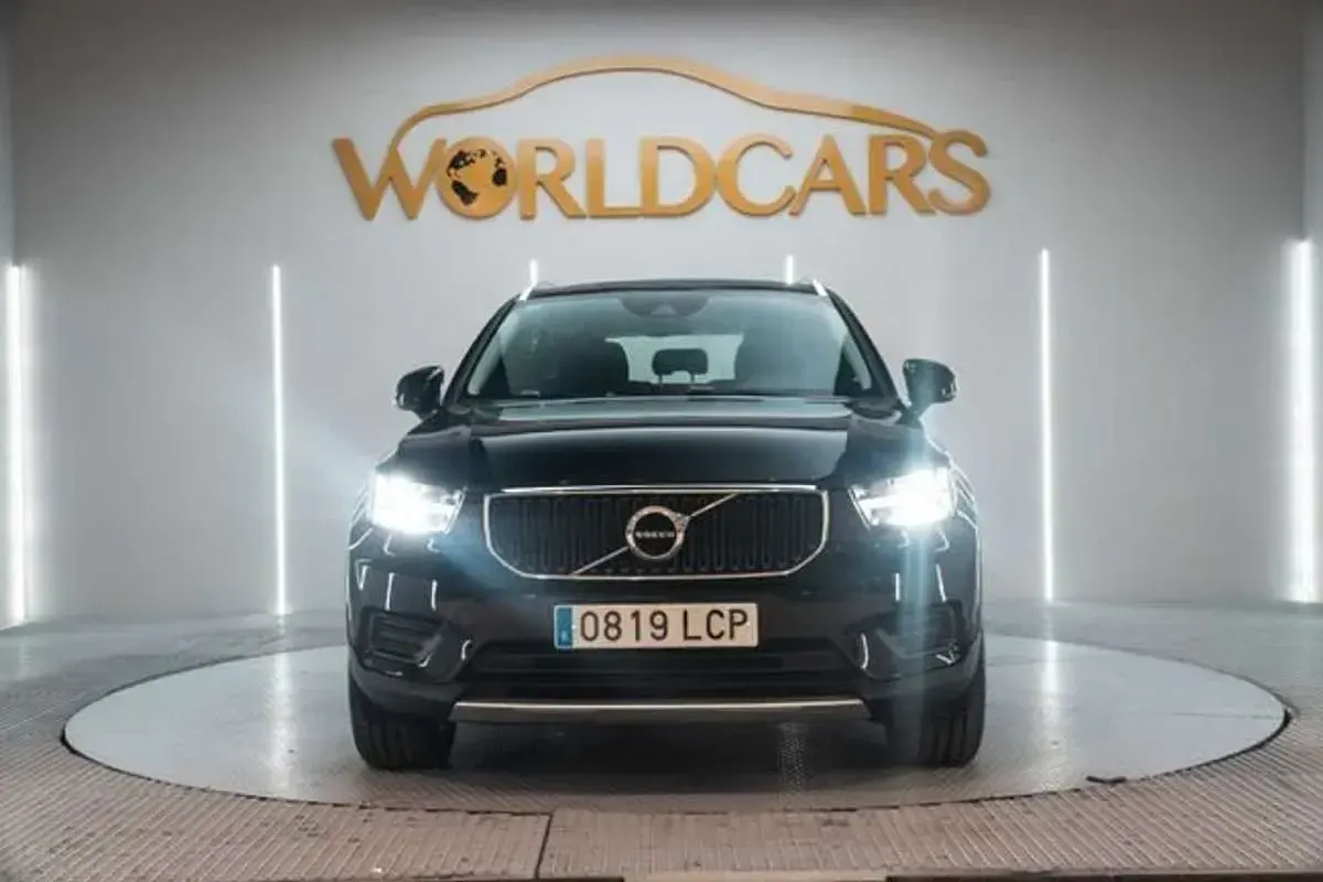 Usado Volvo XC40 Momentum 150 CV (110 kW) 2019 Negro SUV