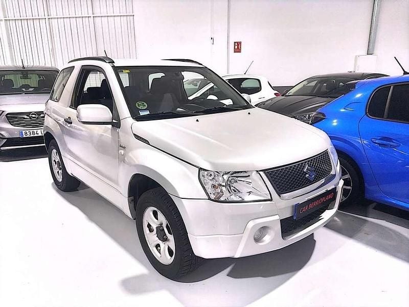 Plateado Usado 2007 Suzuki Grand Vitara SUV | 9500 € (Precio justo) - Imagen 1/1