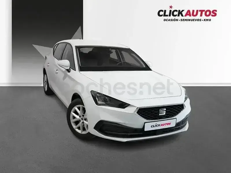Usado Seat Leon Style 150 CV (110 kW) 2025 Blanco Berlina