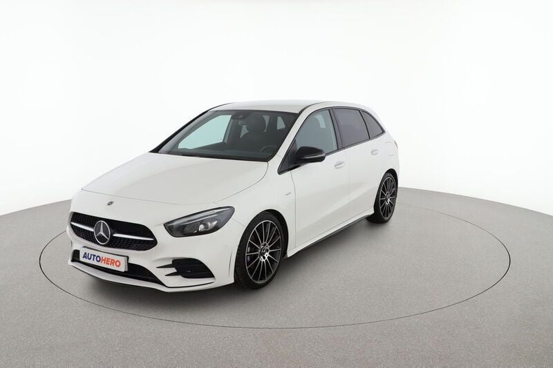 Blanco Usado 2021 Mercedes B200 AMG line Monovolumen | 27.899 € (Precio justo) - Imagen 1/4