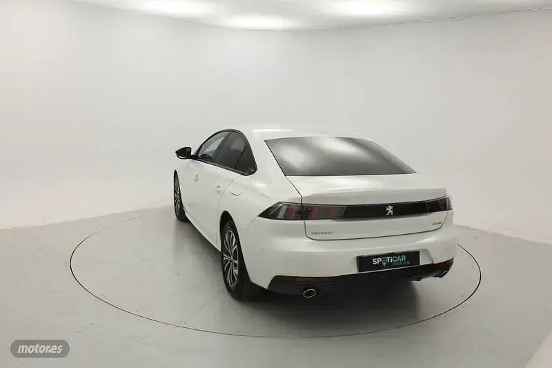 Usado Peugeot 308 GT 180 CV (132 kW) 2023 Blanco Berlina