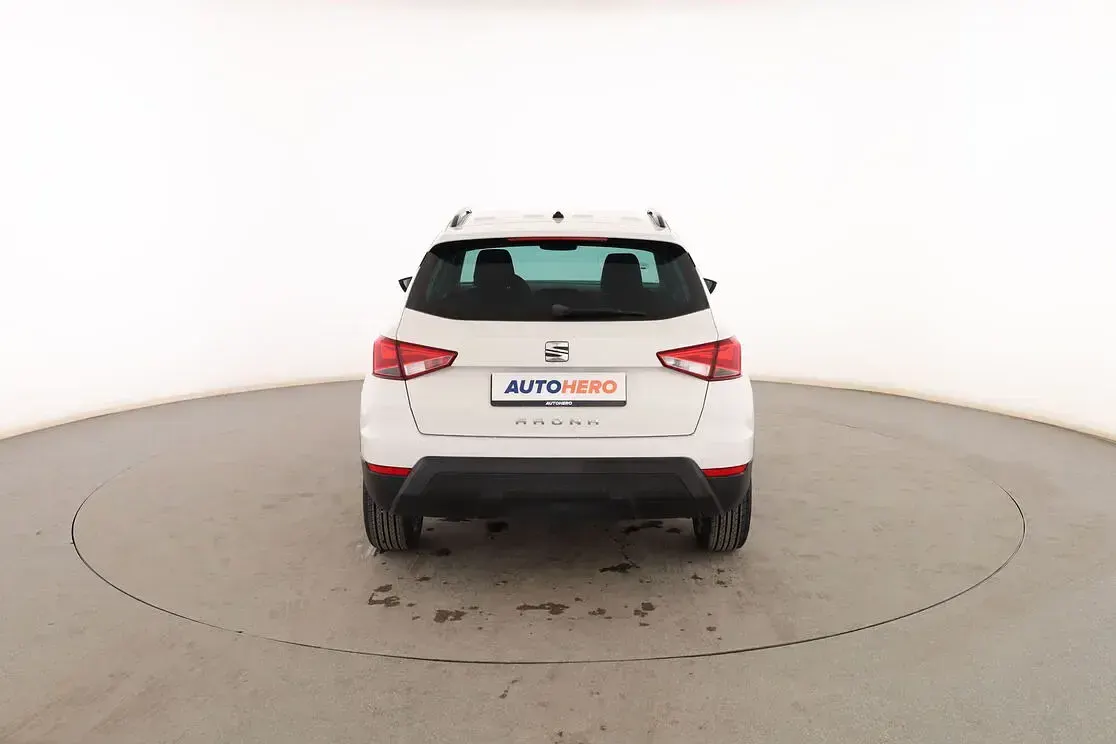 Usado Seat Arona Style 95 CV (69 kW) 2019 Blanco SUV
