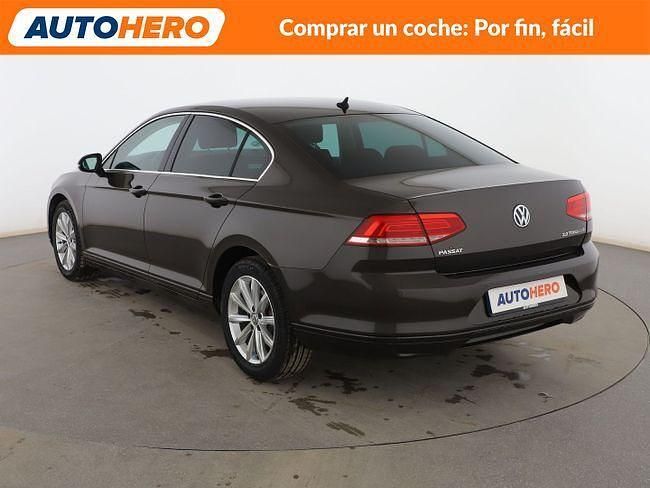 Usado VW Passat Advance 150 CV (110 kW) 2017 Gris Berlina