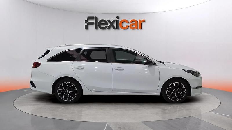 Usado Kia Ceed Style 100 CV (73 kW) 2025 Blanco Utilitario
