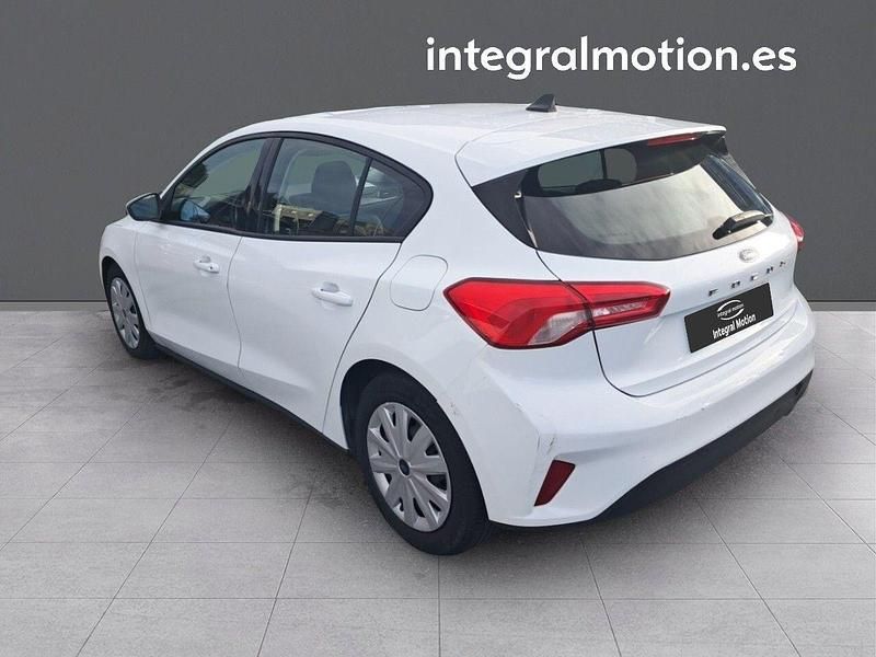 Usado Ford Focus Trend 95 CV (69 kW) 2020 Blanco Berlina