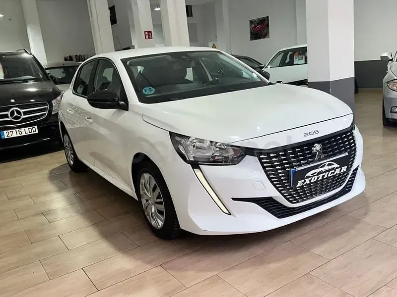 Usado Peugeot 208 Active 100 CV (73 kW) 2022 Blanco Utilitario