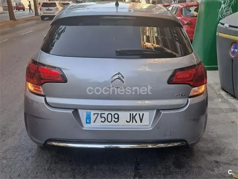 Usado Citroën C4 Feel 99 CV (72 kW) 2015 Gris / plata Berlina