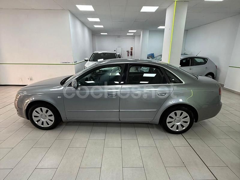 Usado Audi A4 140 CV (102 kW) 2006 Gris / plata Berlina