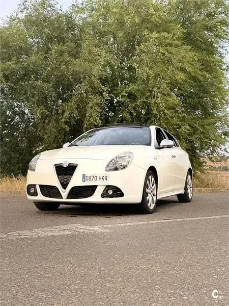 Usado Alfa Romeo Giulietta Distinctive 140 CV (102 kW) 2012 Blanco Utilitario