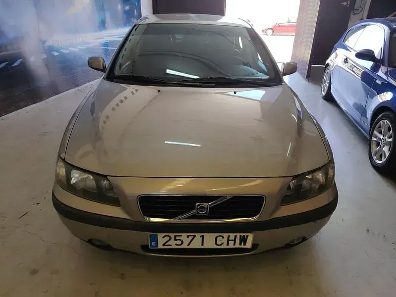 Usado Volvo S60 130 CV (95 kW) 2003 Beige Berlina