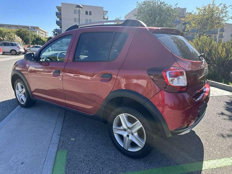 Usado Dacia Sandero Stepway 90 CV (66 kW) 2015 Burdeos Utilitario