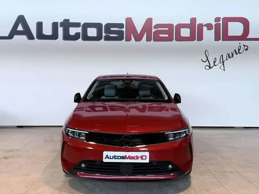 Usado Opel Astra Elegance 131 CV (96 kW) 2023 Rojo Berlina