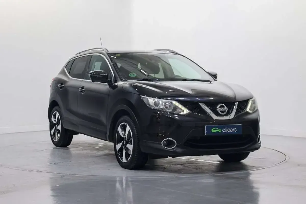 Usado Nissan Qashqai N-Connecta 116 CV (85 kW) 2016 Negro SUV