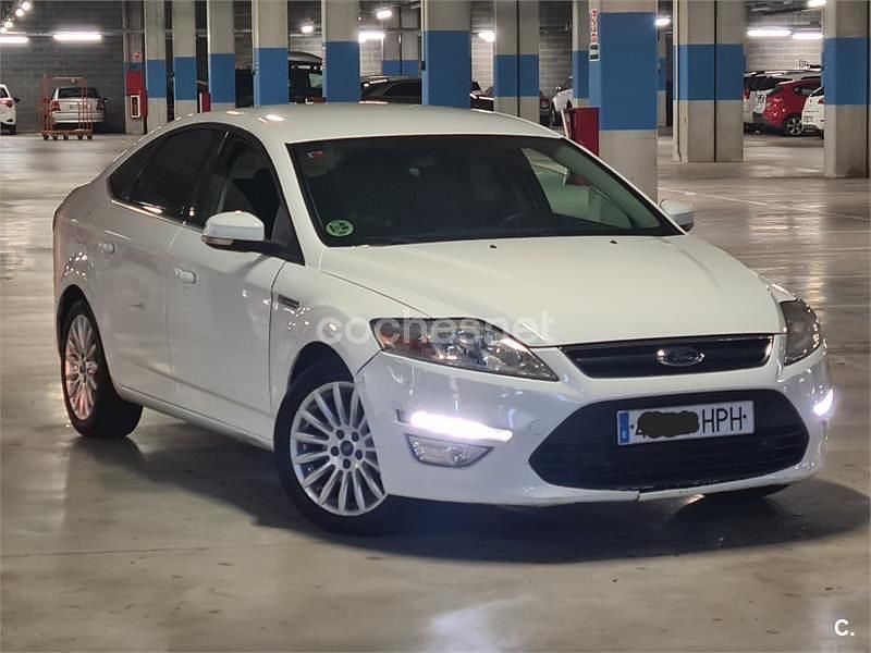 Usado Ford Mondeo Titanium 140 CV (102 kW) 2013 Blanco Berlina