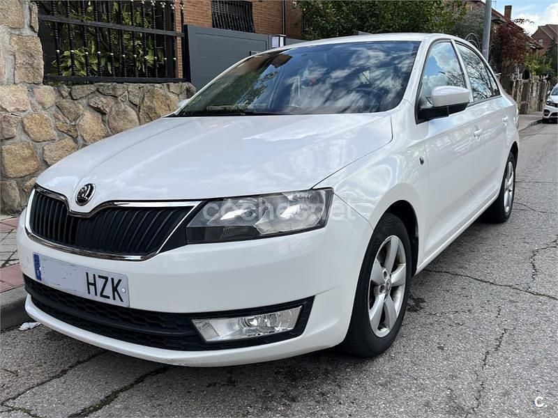 Usado Skoda Rapid Ambition 105 CV (77 kW) 2014 Blanco Utilitario