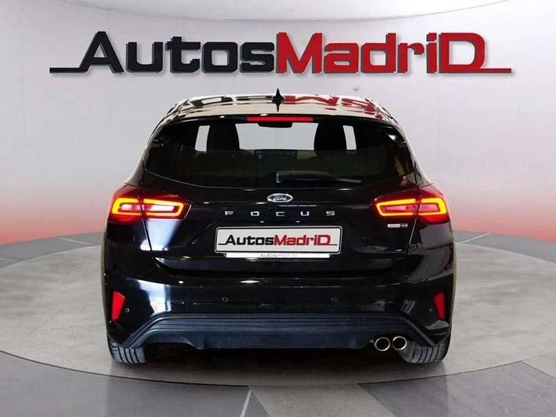 Usado Ford Focus ST-Line 126 CV (92 kW) 2023 Negro Berlina