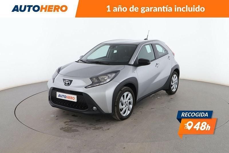 Gris Usado 2023 Toyota Aygo Play Utilitario | 16.499 € (Precio justo) - Imagen 1/3