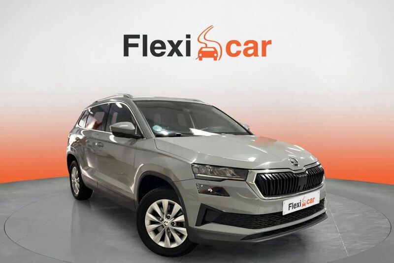 Gris Usado 2022 Skoda Karoq Ambition SUV | 17.890 € (Super precio) - Imagen 1/4