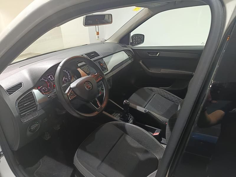 Usado Skoda Fabia Active 75 CV (55 kW) 2018 Blanco Utilitario