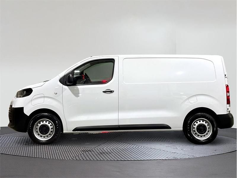 Usado Toyota Proace 100 kW (136 CV) 2025 Blanco polar Monovolumen