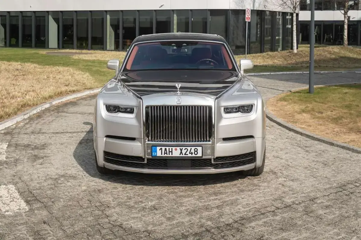 Usado Rolls Royce Phantom 571 CV (419 kW) 2022 Plateado Berlina