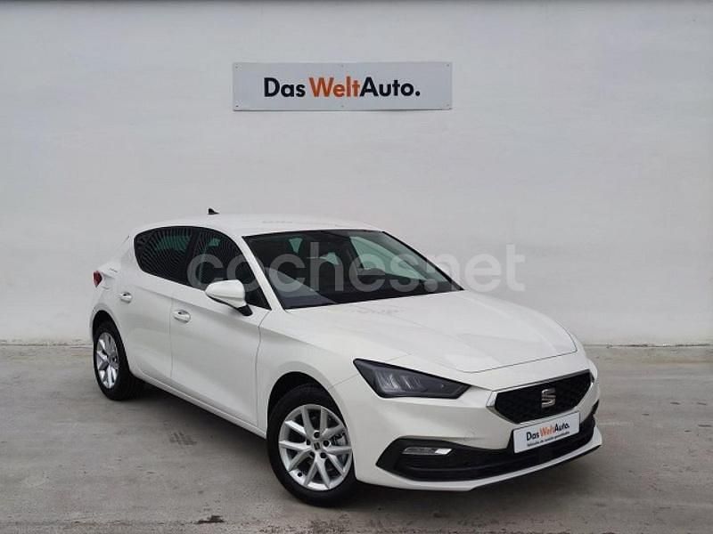 Blanco Usado 2025 Seat Leon Style Berlina | 20.990 € (Super precio) - Imagen 1/4