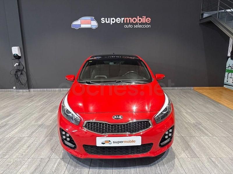 Usado Kia Ceed GT GT-Line 136 CV (100 kW) 2018 Rojo Berlina
