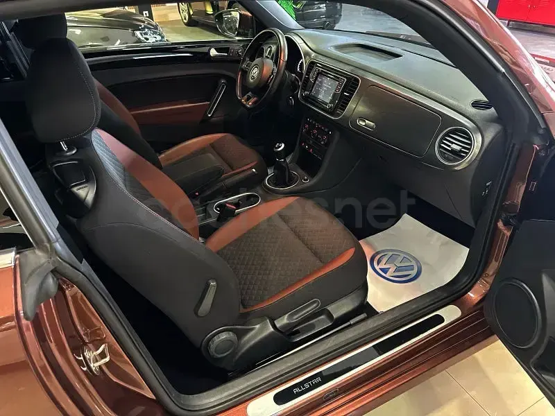 Usado VW Beetle Design 105 CV (77 kW) 2016 Marrón Utilitario