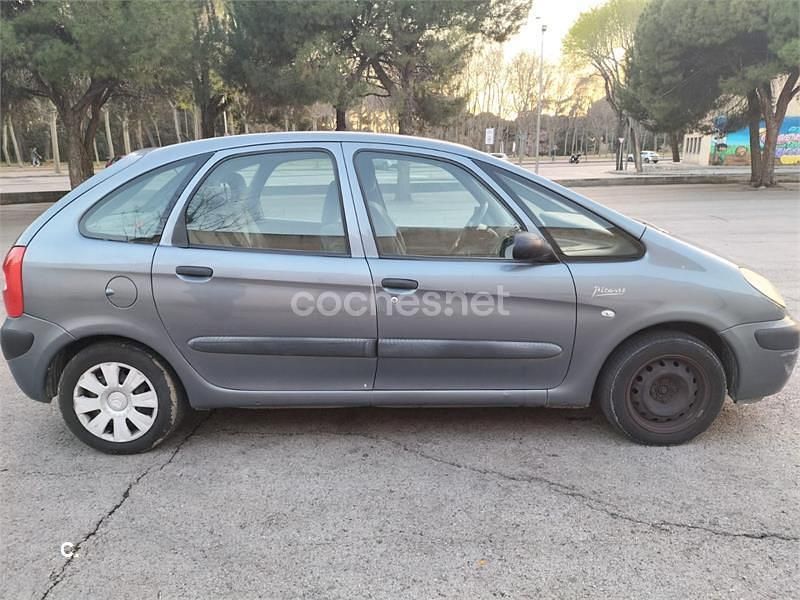 Usado Citroën Xsara Picasso 90 CV (66 kW) 2005 Beige Monovolumen