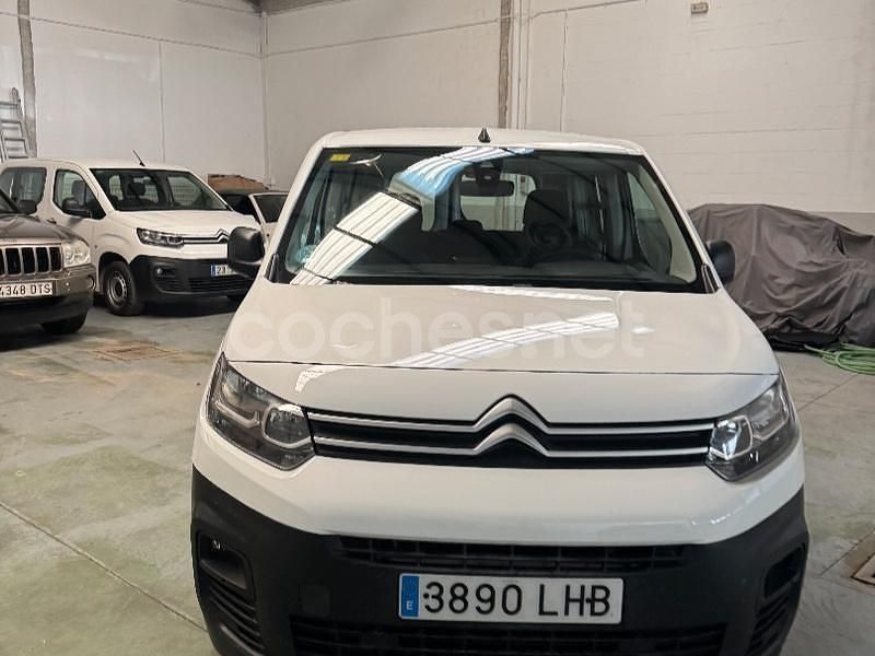 Usado Citroën Berlingo Feel 102 CV (75 kW) 2020 Blanco Monovolumen