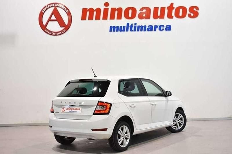 Usado Skoda Fabia Ambition 95 CV (69 kW) 2021 Blanco Utilitario