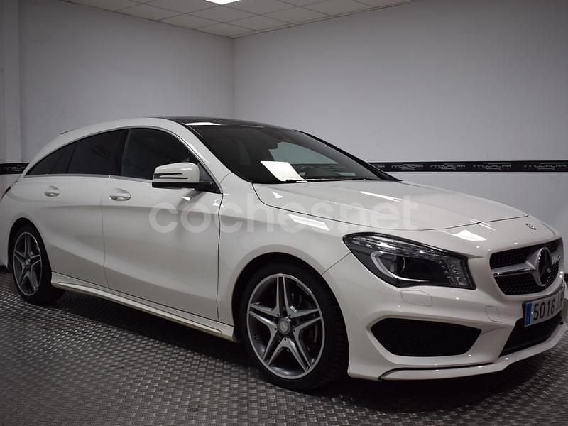 Usado Mercedes CLA200 Shooting Brake AMG line 136 CV (100 kW) 2015 Blanco Familiar