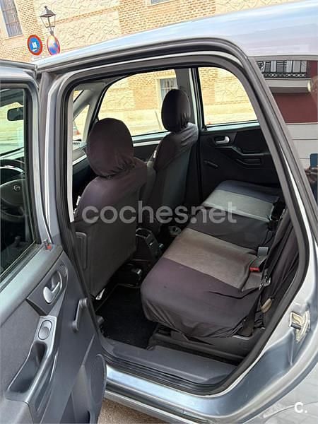 Usado Opel Meriva Enjoy 70 CV (51 kW) 2006 Gris / plata Monovolumen