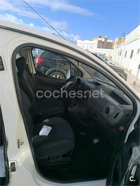 Blanco Usado 2010 Peugeot Partner Tepee Active Monovolumen | 3800 € (Super precio) - Imagen 1/4