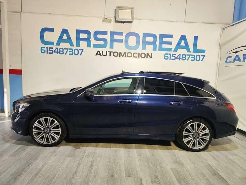 Usado Mercedes CLA220 Shooting Brake 177 CV (130 kW) 2018 Azul Familiar