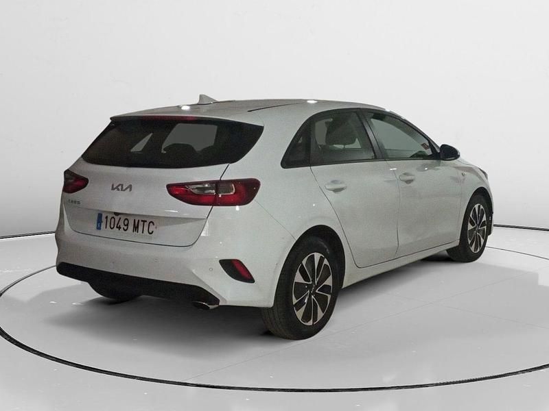 Usado Kia Ceed 101 CV (74 kW) 2024 Blanco Utilitario
