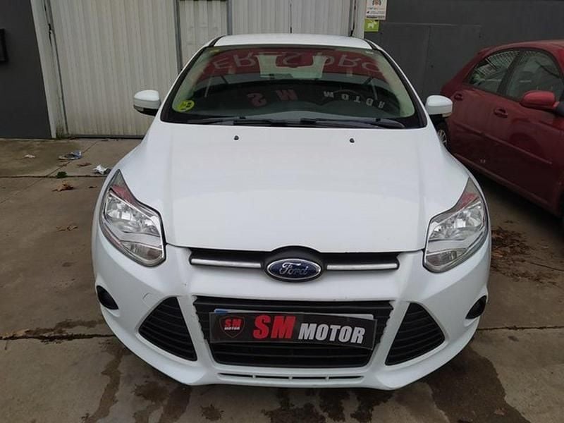 Usado Ford Focus Trend 95 CV (69 kW) 2012 Blanco Berlina