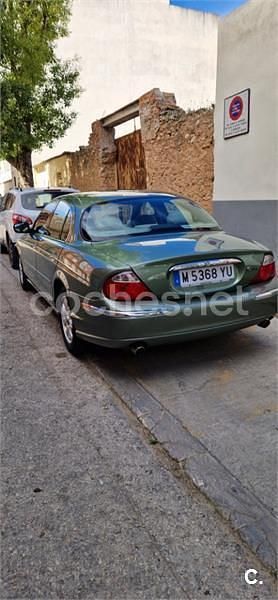 Usado Jaguar S-Type 240 CV (176 kW) 2000 Verde Berlina