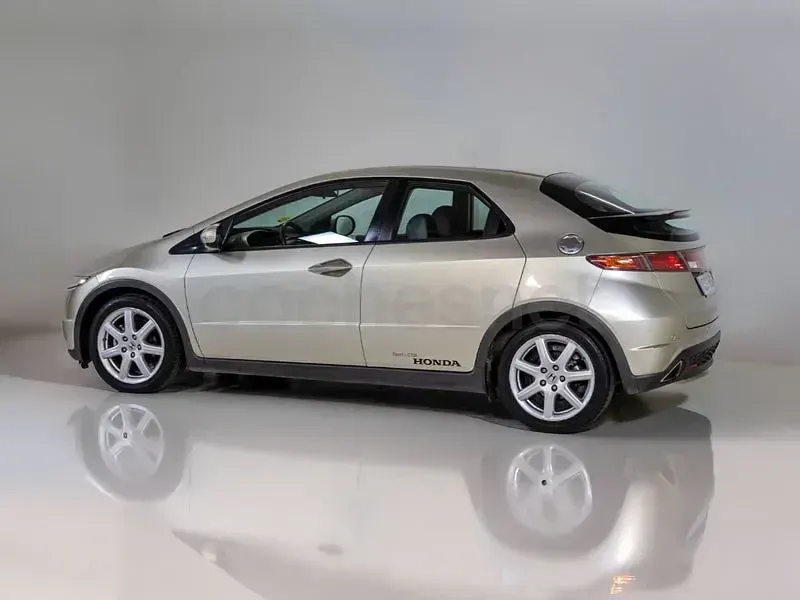 Usado Honda Civic Sport 140 CV (102 kW) 2008 Beige Berlina